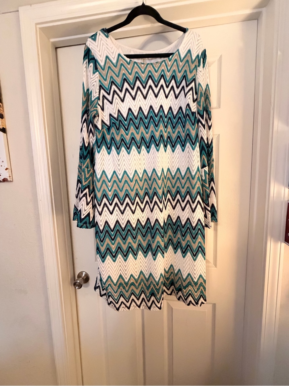 Women’s Chevron Knit Shift Dress - Bell Sleeves- White & Teal